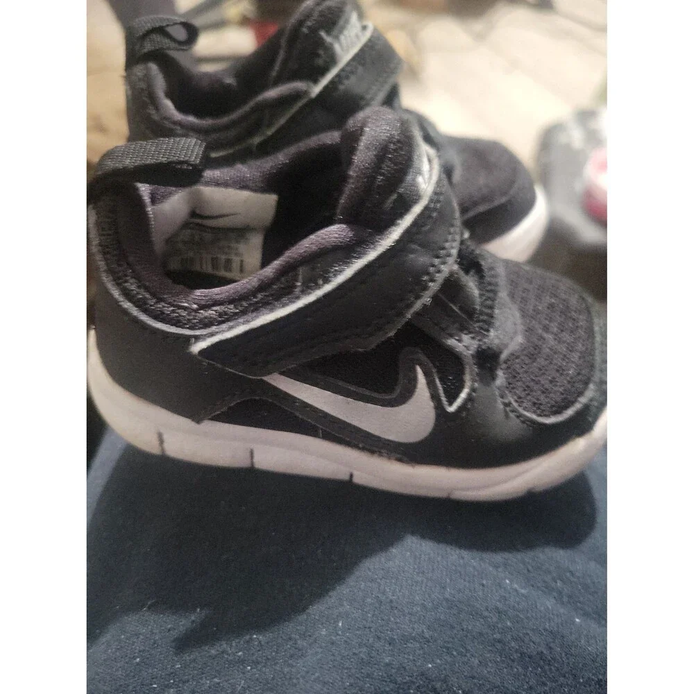 Nike sneakers size 3c